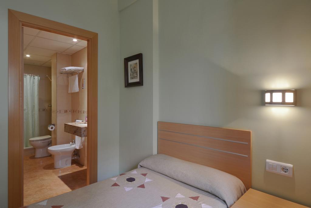 El Cami Hotel Кембрилс Стая снимка
