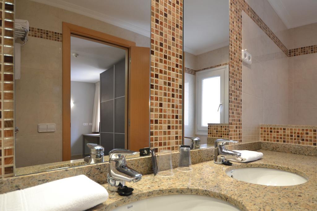 El Cami Hotel Кембрилс Стая снимка