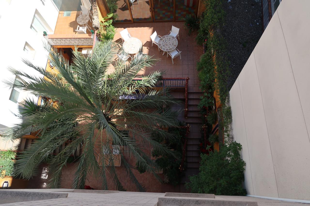 El Cami Hotel Кембрилс Екстериор снимка