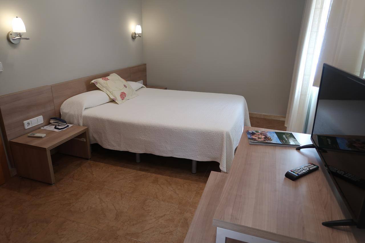 El Cami Hotel Кембрилс Екстериор снимка