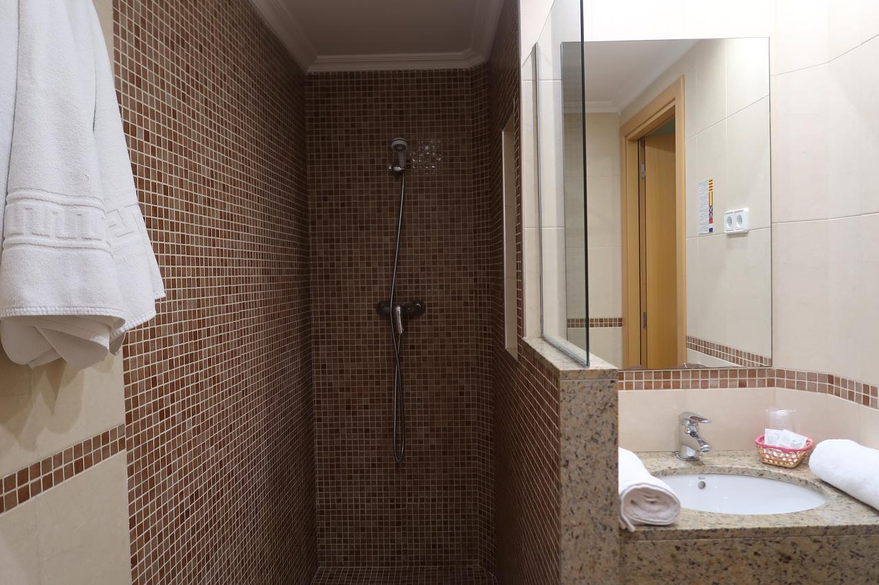 El Cami Hotel Кембрилс Екстериор снимка