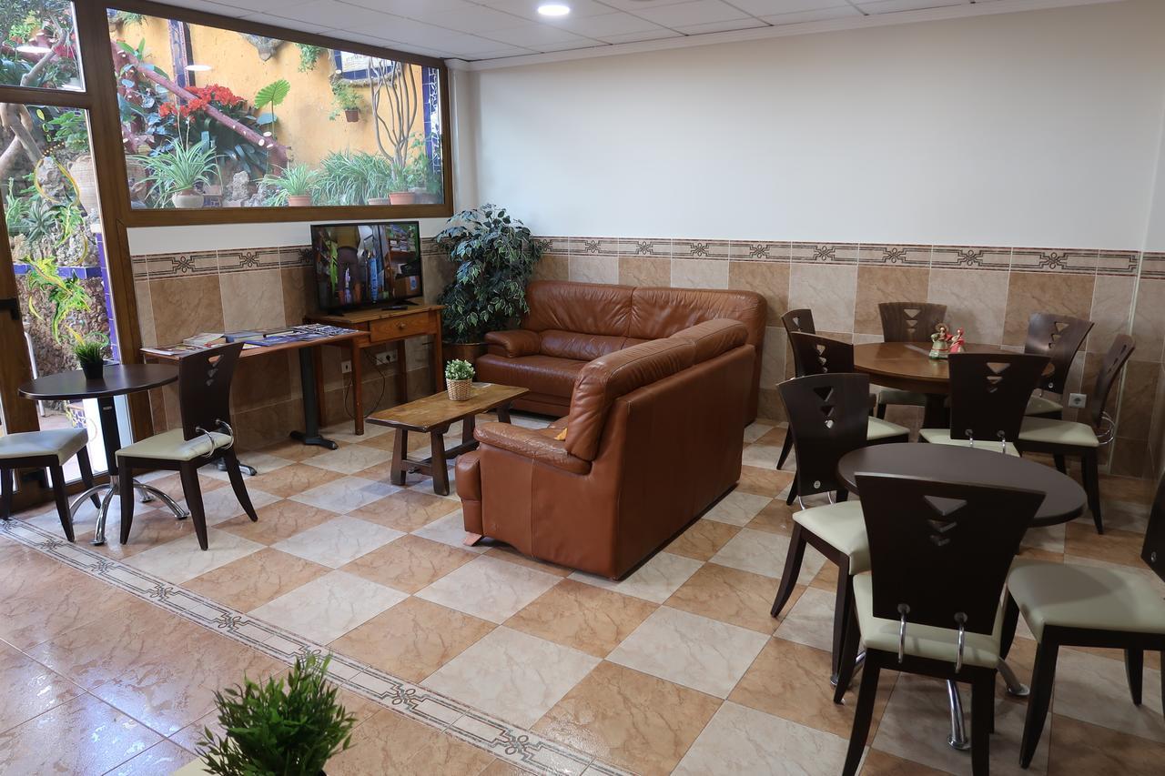 El Cami Hotel Кембрилс Екстериор снимка
