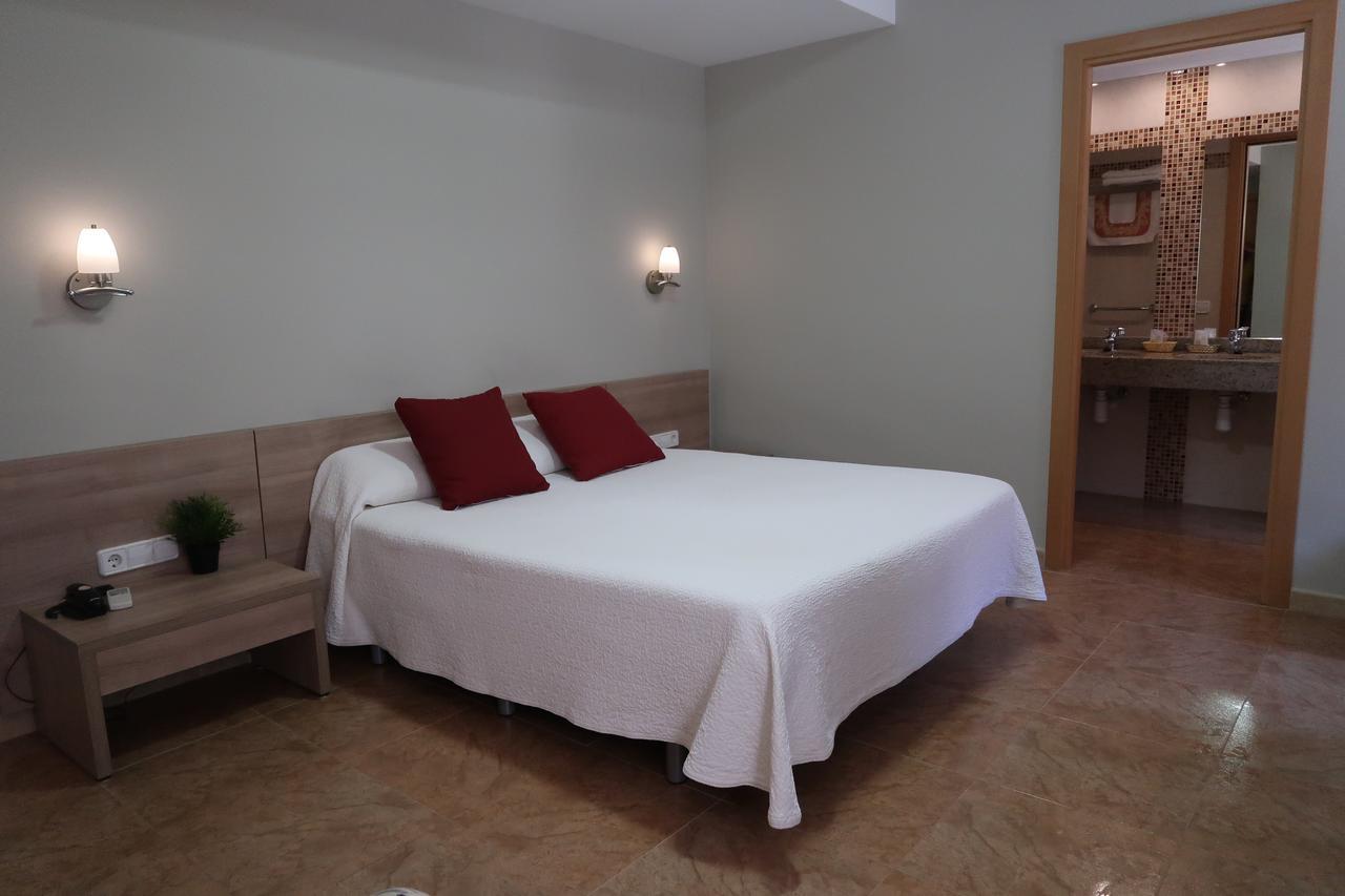 El Cami Hotel Кембрилс Екстериор снимка
