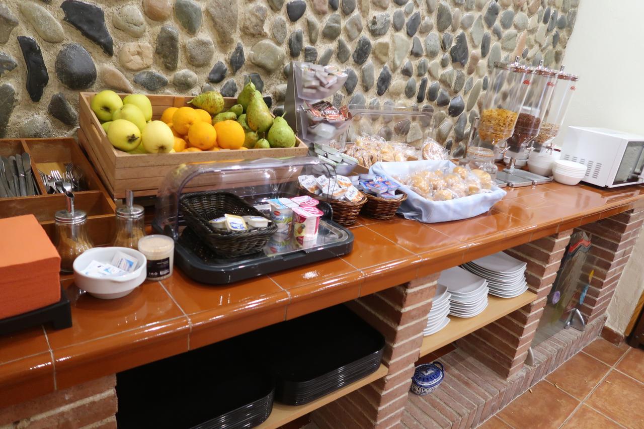 El Cami Hotel Кембрилс Екстериор снимка