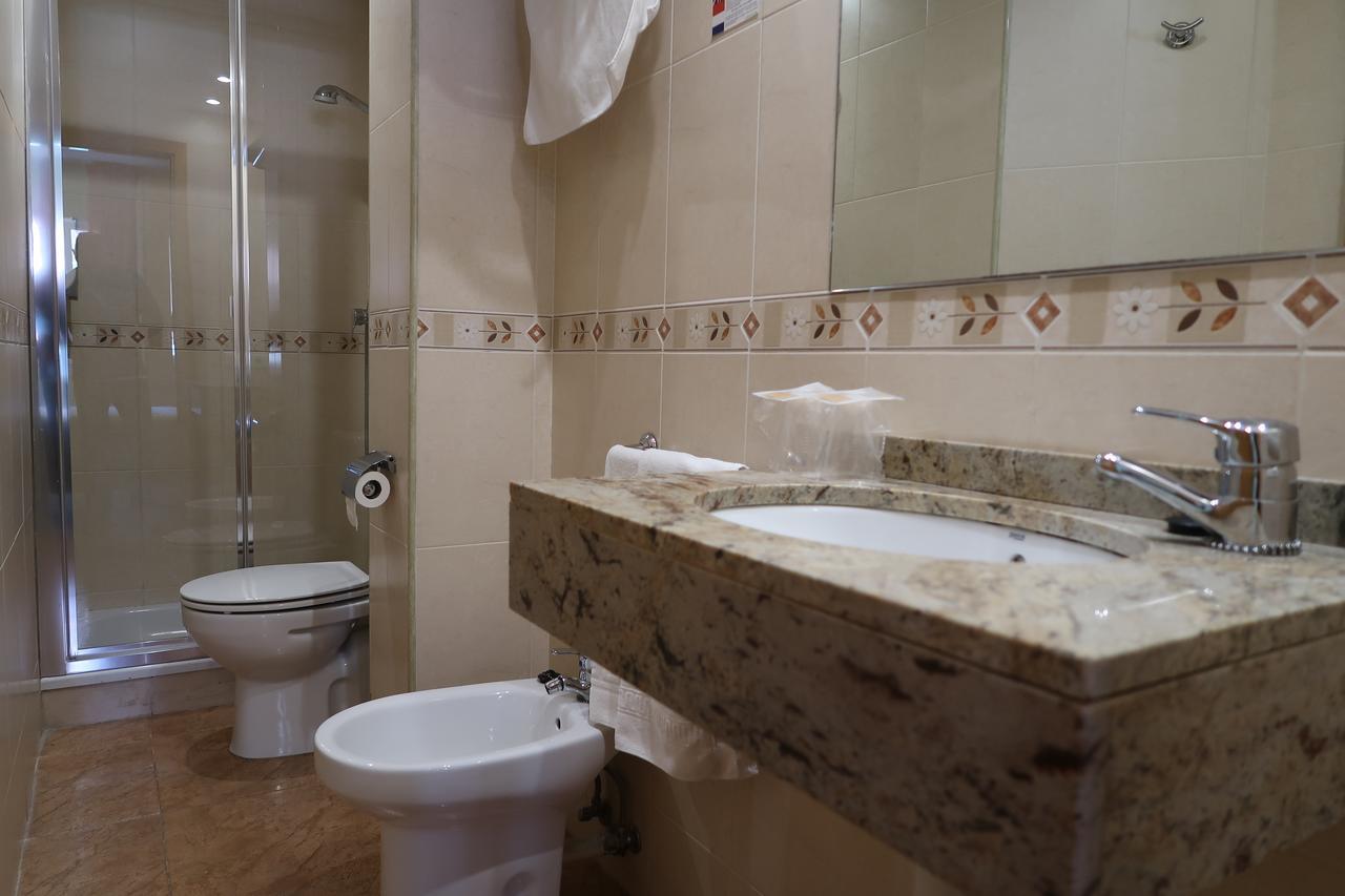 El Cami Hotel Кембрилс Екстериор снимка